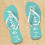 Chanclas Nombre del favorito de la boda de la dama de honor<br><div class="desc">Sorprenda a sus damas de honor con este elegante nombre personalizado o regalo de bienvenida en monograma. **El color de fondo puede cambiarse para que coincida con los colores de tu boda** Sólo tienes que hacer clic en personalizar y luego en el pequeño cuentagotas. Añada el nombre o el monograma...</div>