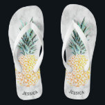 Chanclas Nombre Personalizado Marble Hawaiano Piña Noeta<br><div class="desc">Nombre Personalizado Marble Hawai Pineapple Bridesmaid Regalos Flip Flops.</div>