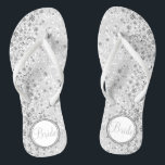 Chanclas Novia - Purpurina blanco y diamantes<br><div class="desc">Hermoso y muy elegante apariencia Flip Flop Shoes con diamantes falsos sobre un fondo falso de purpurina blanco listo para su personalización con el texto. ⭐ Este Producto es 100% Personalizable. *****Haga clic en el BOTÓN PERSONALIZAR para añadir, borrar, mover, cambiar de tamaño, girar, etc..cualquiera de los gráficos o texto...</div>