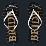 Chanclas Novia simplemente se casó con el oro falso en negr<br><div class="desc">Patrón de franjas blancas y negras de oro falso - Cambie a cualquier color haciendo clic en personalizar. Novia se casó con el oro en negro o cualquier color. Puede cambiar el color del fondo negro Coincidir con cualquier evento o convertirlo en su color favorito con la combinación de oro!...</div>