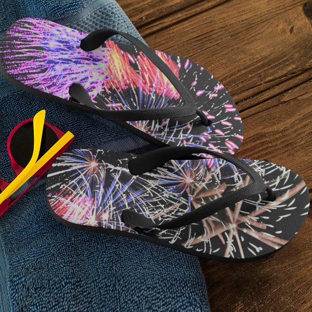 Chanclas Pantalla de fuegos artificiales, patriótico, adult (Fireworks Display, Patriotic, Holiday Adult Flip Flops)