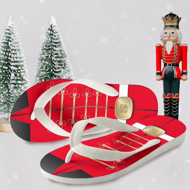 Chanclas Para Niños Navidades Nutcracker Toy Soldier Monograma Festivi (Stand to attention in a pair of fun nutcracker flip flops)