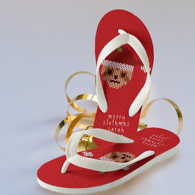 Chanclas Para Niños Vacaciones de Navidades personalizadas de Santa Lu (Merry Slothmas to you and yours! Cute flip flops great for Christmas in July and the one in December)