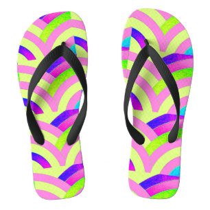 Chanclas patrón de chevron curvado de zigzag amarillo rosa