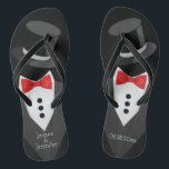 Chanclas Personalizado de Groom Tuxedo<br><div class="desc">Groom tuxedo flip flops! Personalice y agregue los nombres de la novia y del novio. La fecha del boda también. También hay sandalias de novia.</div>