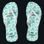 Chanclas Personalizado mr y mrs pareja bodas en la playa<br><div class="desc">Personalizado mr y mrs pareja bodas en la playa. Frutos bodas de flor en monograma de playa de Hawái personalizados para novias y novios o invitados. Elegante juego de favores con apellido o monograma personalizado y estampado floral tropical de Hibiscus. antecedentes personalizados y color de correa para él y sus...</div>