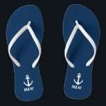Chanclas Personalizado náutico monograma playa flops de bod<br><div class="desc">Flip flops de boda en la playa para novios o invitados. Elegante juego de favores con el apellido o monograma del personalizado y icono de anclaje de barco/barco de vela. antecedentes personalizados y color de correa para él y sus hombres y mujeres. Romántico azul marino y blanco, sus sandalias y...</div>