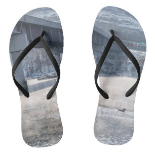 Chanclas Pesca de invierno en el lago Taneycomo Foggy