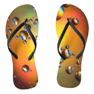 Chanclas Petróleo en el agua