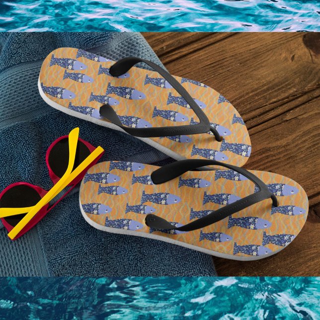 Chanclas playa junto al mar desgaste (Subido por el creador)