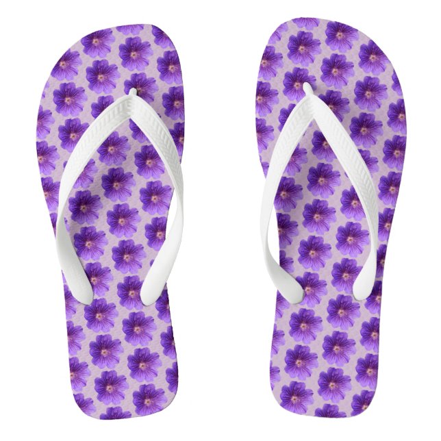Chanclas Púrpura Geranium Flor patrón sin foco en (Plantilla)