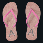 Chanclas Purpurina de oro rosa y monograma de espuma<br><div class="desc">Purpurina de Faux y Flip Flip Flops de Boda Sparkle Girly Beach. Estos Flip Flops de oro de Rosa Girly se pueden personalizar para incluir tu primer y primer nombre y son una ducha nupcial perfecta,  una fiesta de soltera o una fiesta de cumpleaños en la playa.</div>