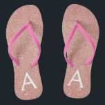 Chanclas Purpurina de oro rosa y monograma de espuma<br><div class="desc">Purpurina Rosa Rosa Gold Faux y Sparkle Girly Beach Wedding Flip Flops. Estos Flip Flops de oro de Rosa Girly se pueden personalizar para incluir tu primer y primer nombre y son una ducha nupcial perfecta,  una fiesta de soltera o una fiesta de cumpleaños en la playa.</div>