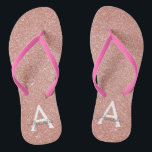 Chanclas Purpurina de oro rosa y monograma de espuma<br><div class="desc">Purpurina Rosa Rosa Gold Faux y Sparkle Girly Beach Wedding Flip Flops. Estos Flip Flops de oro de Rosa Girly se pueden personalizar para incluir tu primer y primer nombre y son una ducha nupcial perfecta,  una fiesta de soltera o una fiesta de cumpleaños en la playa.</div>