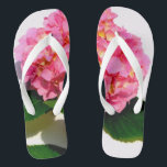 Chanclas Rosa Hydrangea flor rosa rosa floral rosa<br><div class="desc">"Una fotografía cautivadora de una hidrainea rosa romántica de mis jardines,  capturando sus pétalos exuberantes y delicados y los ricos y regales matices que evocan una sensación de misterio y pasión."</div>