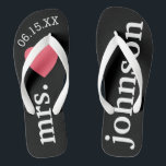 Chanclas Sr. y Sra. Boda Honeymoon Heart Text<br><div class="desc">Un diseño perfecto para una boda en la playa o para la luna de miel. Cambie la Sra. al Sr. para hacer un par de coordinación.</div>