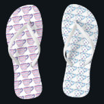 Chanclas Té Fiesta Polka Dot Teacup Cup Té Tea Cups de impr<br><div class="desc">Las sandalias de giro cuentan con un original ilustracion de marcador de dos tazas de té con tiras y puntas de polka de color pastel. ¡Perfecto para un fiesta de té!</div>