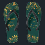 Chanclas Tía del Boda de oro y verde esmeralda de novia<br><div class="desc">Esta hermosa tía de la Brida flops de follaje verde esmeralda y oro presenta un patrón follaje dorado y una tipografía moderna sobre un eterno fondo verde oscuro. Es un hermoso regalo para tu fiesta de novias. Vea la colección en esta página para encontrar elementos coincidentes. ♥ con su información....</div>
