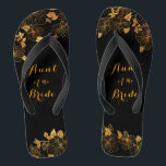Chanclas Tía del follaje verde esmeralda y oro de la novia<br><div class="desc">Esta hermosa tía de la Brida flops de follaje verde esmeralda y oro presenta un patrón follaje dorado y una tipografía moderna sobre un eterno fondo verde oscuro. Es un hermoso regalo para tu fiesta de novias. Vea la colección en esta página para encontrar elementos coincidentes. ♥ con su información....</div>