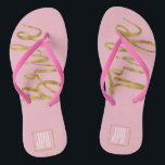 Chanclas Tribu de novias Flip Flops con tipografía monográf<br><div class="desc">La tribu de la novia Flip Flip Flops con la tipografía del Monograma del Relieve metalizado dorado para la perfecta fiesta de la Bachelorette de la playa.</div>