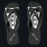 Chanclas Tuxedo Flip Flops | Boda de playa de Grooms<br><div class="desc">El toque perfecto para su playa o boda junto a la piscina. Flopos negros con un esmoquin formal en blanco y negro, camisa blanca e imagen de corbata negra. Tu novio se casará con estilo con estos "Flip-Flops formales de Tuxedo" ¡Añade un estilo de vestido boda a la novia! Por...</div>