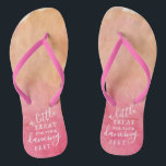 Chanclas Un Pequeño Tratamiento Para Tus Pies De Baile - Tr<br><div class="desc">Celebre con estilo con estos modernos chanclos bodas. Este diseño es fácil de personalizar con tu propia redacción y tus invitados estarán encantados cuando reciban estos fabulosos favores de fiesta.</div>