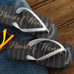 Chanclas Una doncella de honor o de cualquier color<br><div class="desc">Patrón de bandas doradas blancas y negras - Cambie a cualquier color haciendo clic en personalizar. Y di lo que quieras. Haz de estos unos pequeños "flops" que tengan tu mensaje. ¡Habla de la playa! Personalizado con su nombre o cualquier otro título o su texto aquí. ¡Puede cambiar el color...</div>