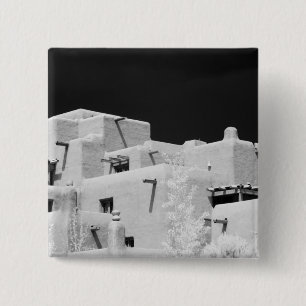 Chapa Cuadrada Adobe de estilo Pueblo en Loretto, Santa Fe, New