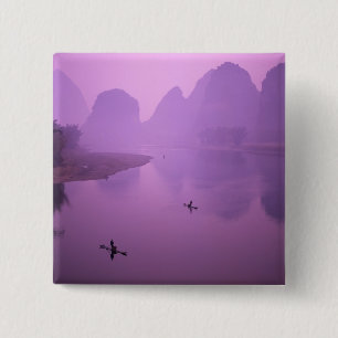 Chapa Cuadrada Asia, China, Guanxi, Yangshou. Pescadores en balsa