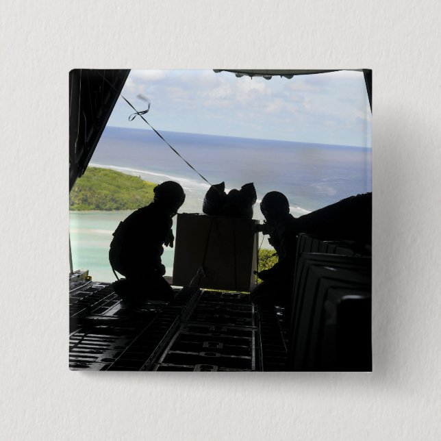 Chapa Cuadrada Aviones sacan una paleta de artículos donados (Anverso)