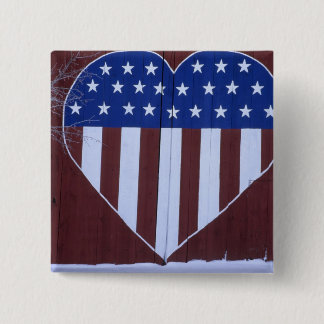 Chapa Cuadrada Bandera en forma de corazón pintada en granero des