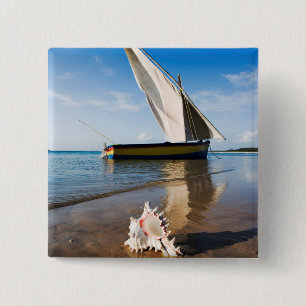Chapa Cuadrada Barco de vela y Shell el   Mozambique, casa de
