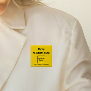 Chapa Cuadrada Business Saint Patrick saludo en plaza amarilla