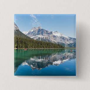 Chapa Cuadrada Canoe on famous Emerald Lake - Yoho NP, Canada