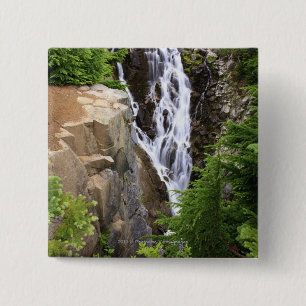 Chapa Cuadrada Cascada en el parque nacional del Monte Rainier