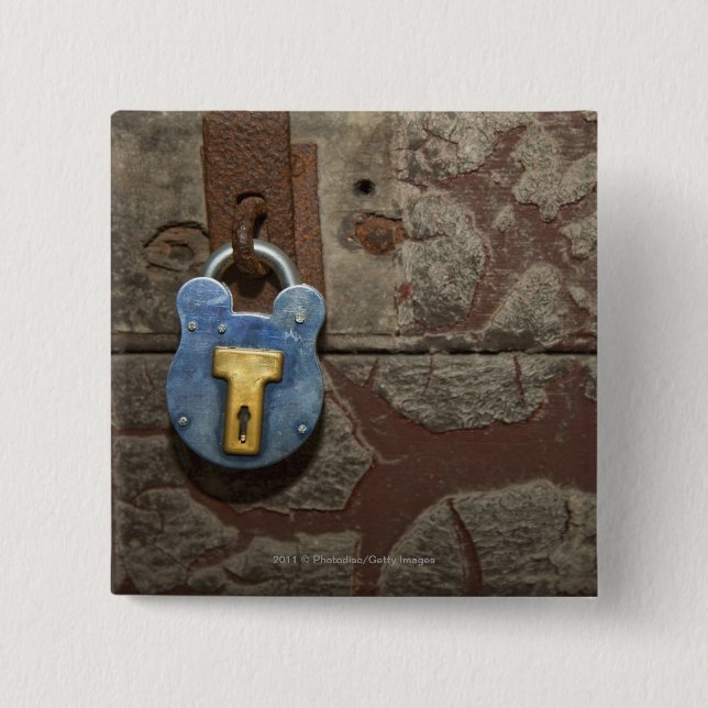 Chapa Cuadrada Cerradura metalizado antigua en la pared de piedra (Anverso)