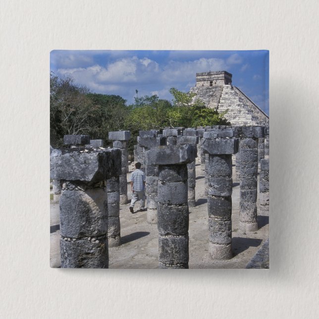 Chapa Cuadrada Columnas de piedra antiguas en Chichen Itza. Centr (Anverso)