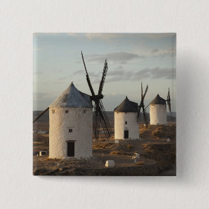 Chapa Cuadrada Consuegra, antiguos molinos de viento de La Mancha