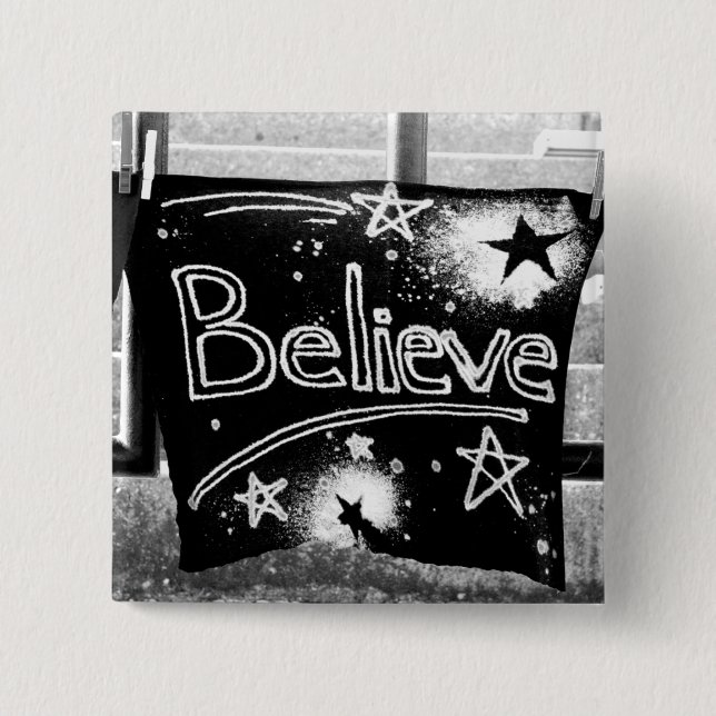 Chapa Cuadrada Creer monocromo (Anverso)