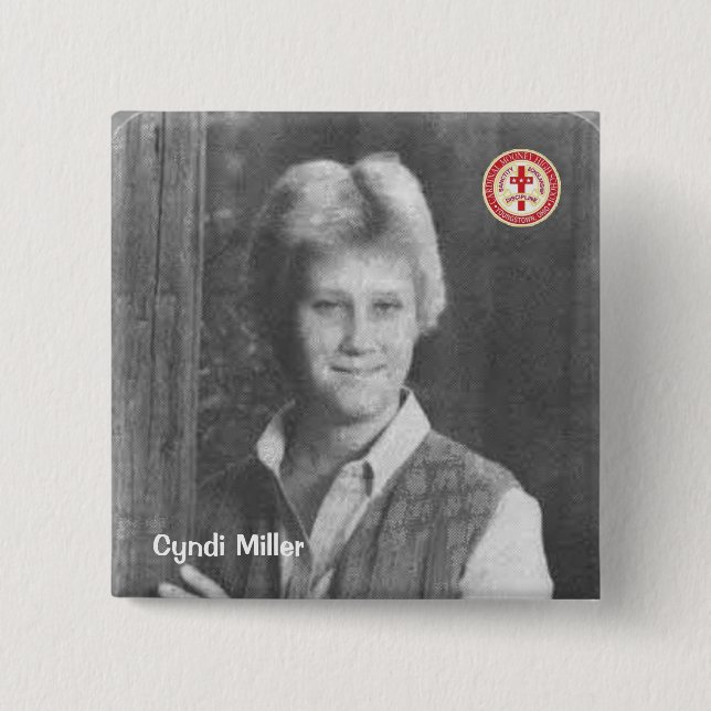 Chapa Cuadrada Cyndi Miller (Anverso)