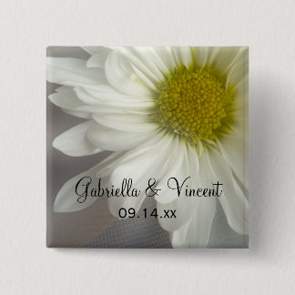Chapa Cuadrada Daisy blanco suave sobre Boda gris