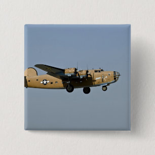 Chapa Cuadrada Diamond Lil B-24 Bomber, aterrizando en Oshkosh,