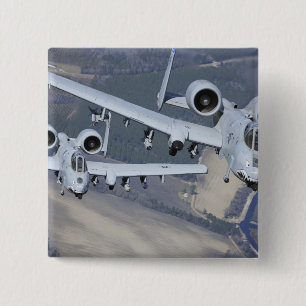 Chapa Cuadrada Dos aviones Thunderbolt II del A-10C vuelan en for