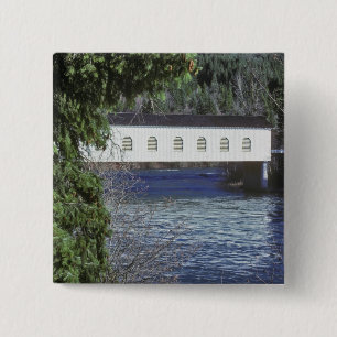 Chapa Cuadrada EE.UU., Oregón. Una camioneta cruzando el