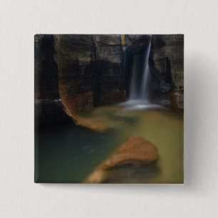 Chapa Cuadrada EE. UU., Utah, Parque Nacional Zion. Keyhole Fall