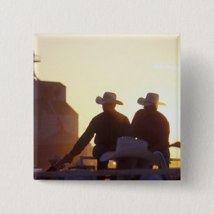 Chapa Cuadrada EE. UU., Wyoming, Pine Bluffs. Dos hombres se dan