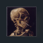 Chapa Cuadrada El esqueleto de Van Gogh con cigarrillo en llamas<br><div class="desc">El "Skull of a Skeleton with Burning Cigarette" de Van Gogh. 1885–86. Esta es una pieza temprana realizada como estudio en la Real Academia de Bellas Artes de Bélgica.</div>