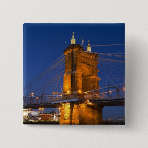 Chapa Cuadrada El horizonte de Cincinnati, Ohio, EE.UU. al atarde