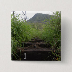 Chapa Cuadrada El primer paso invita a los excursionistas al crát