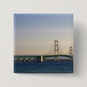 Chapa Cuadrada El puente de Mackinac atravesando los Estrechos de